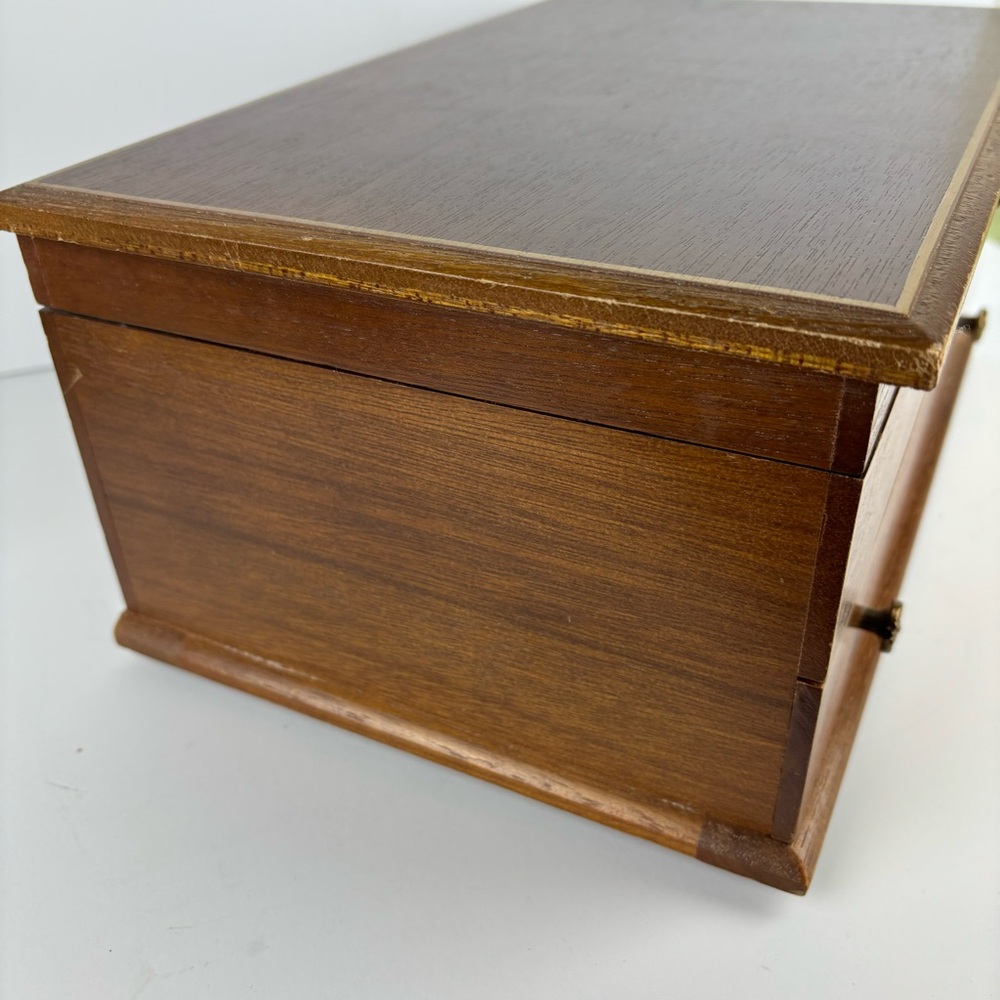 Vintage-MCM- Wooden Jewelry Box with-Chartreuse lining-1 drawer/lift top - Picture 9 of 15